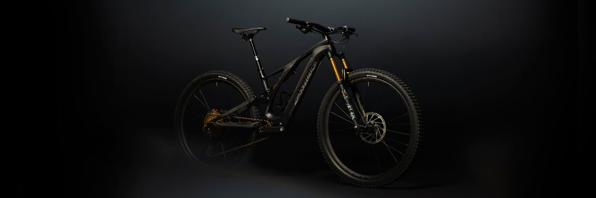 Carbon / Black / Chrome