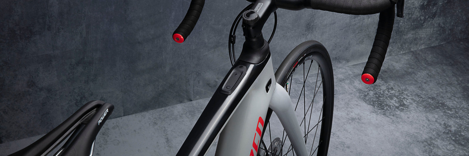 GLOSS DOVE GRAY / GOLD GHOST PEARL / ROCKET RED