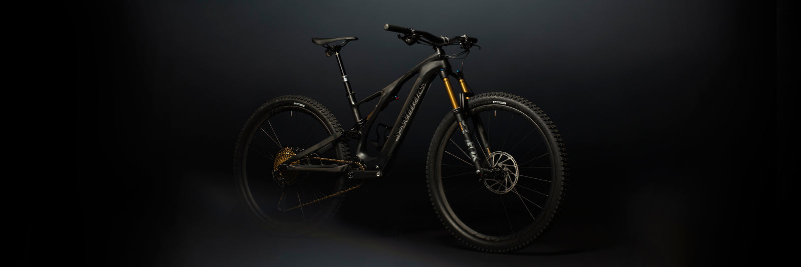 Carbon / Black / Chrome
